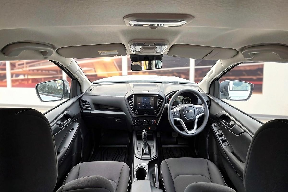 2025 Isuzu D-MAX SX High Ride Rear Wheel Drive image 6