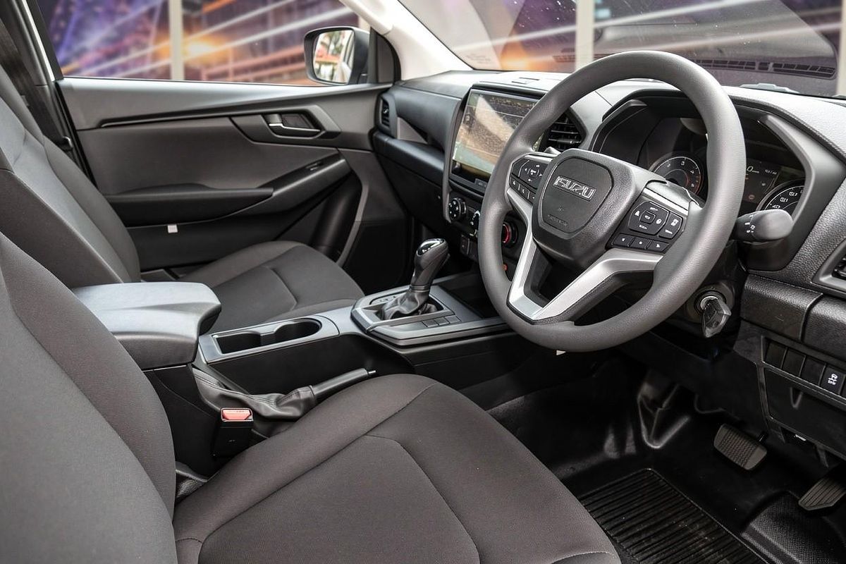 2025 Isuzu D-MAX SX High Ride Rear Wheel Drive image 16