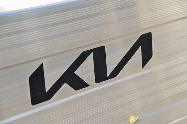 2025 Kia Tasman SX TK 4X4 thumb-17