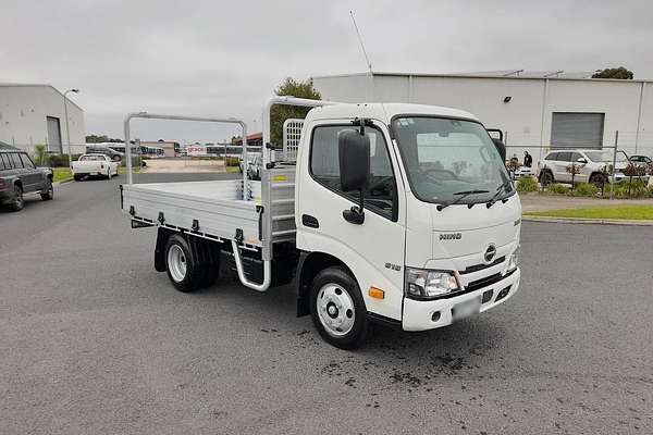 2025 Hino 616 - 300 Series