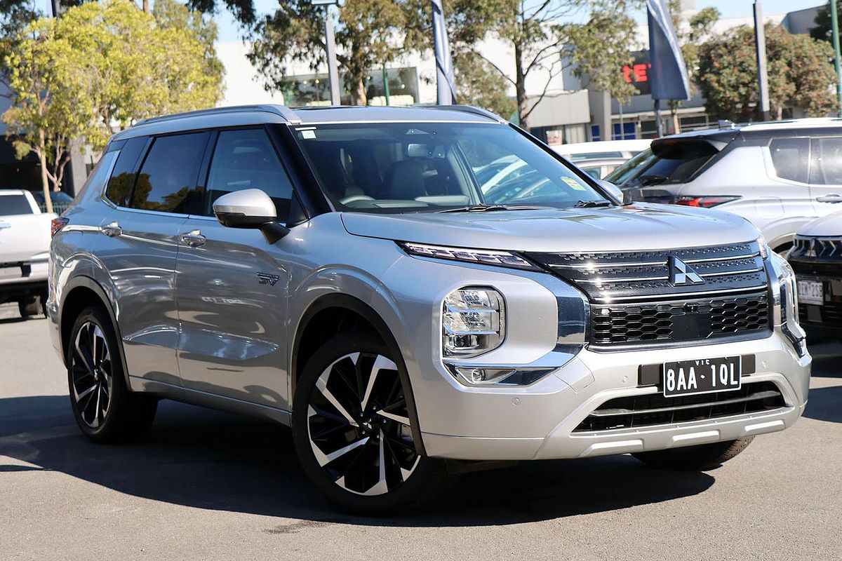 2025 Mitsubishi Outlander PHEV Exceed ZM