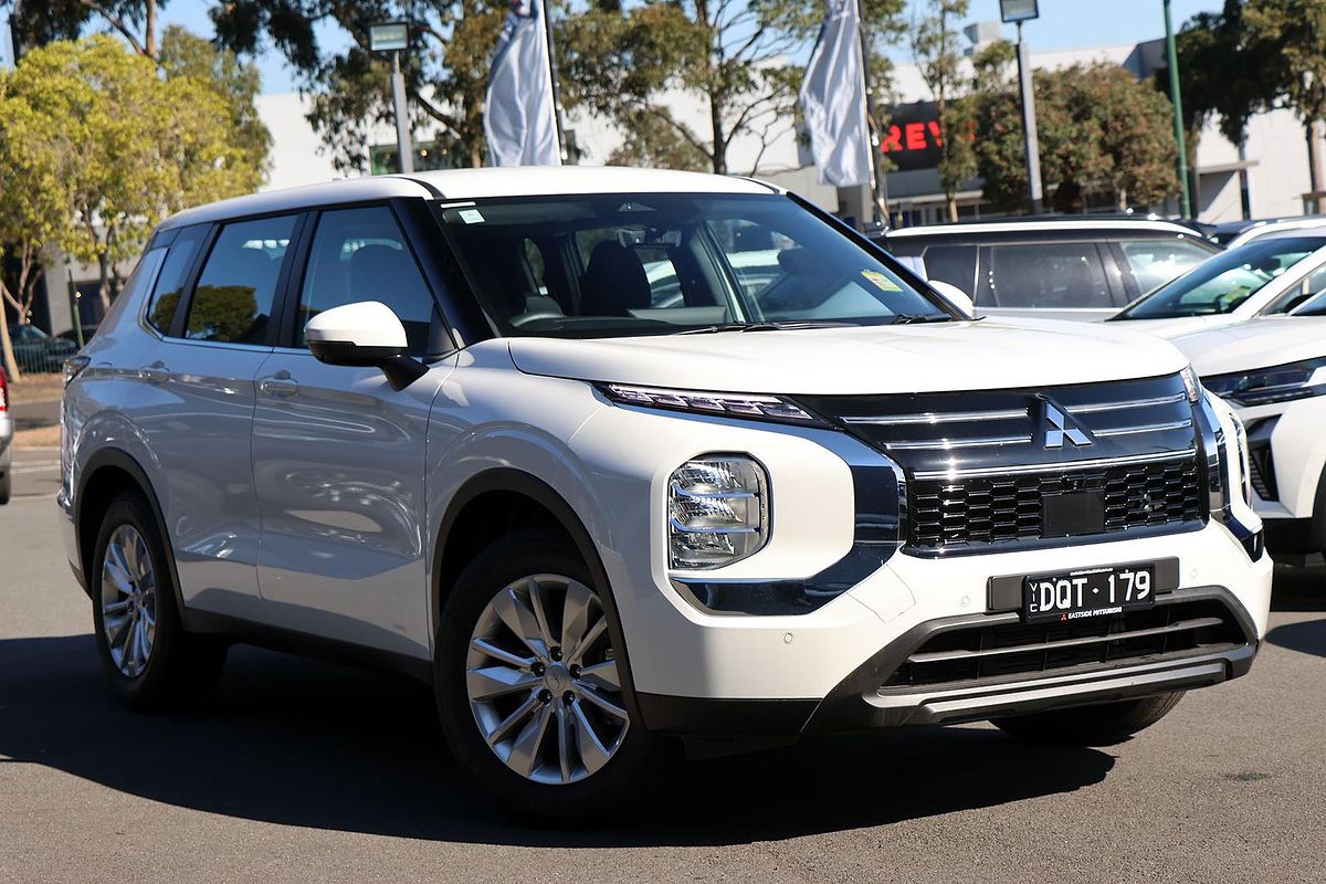 2025 Mitsubishi Outlander ES ZM