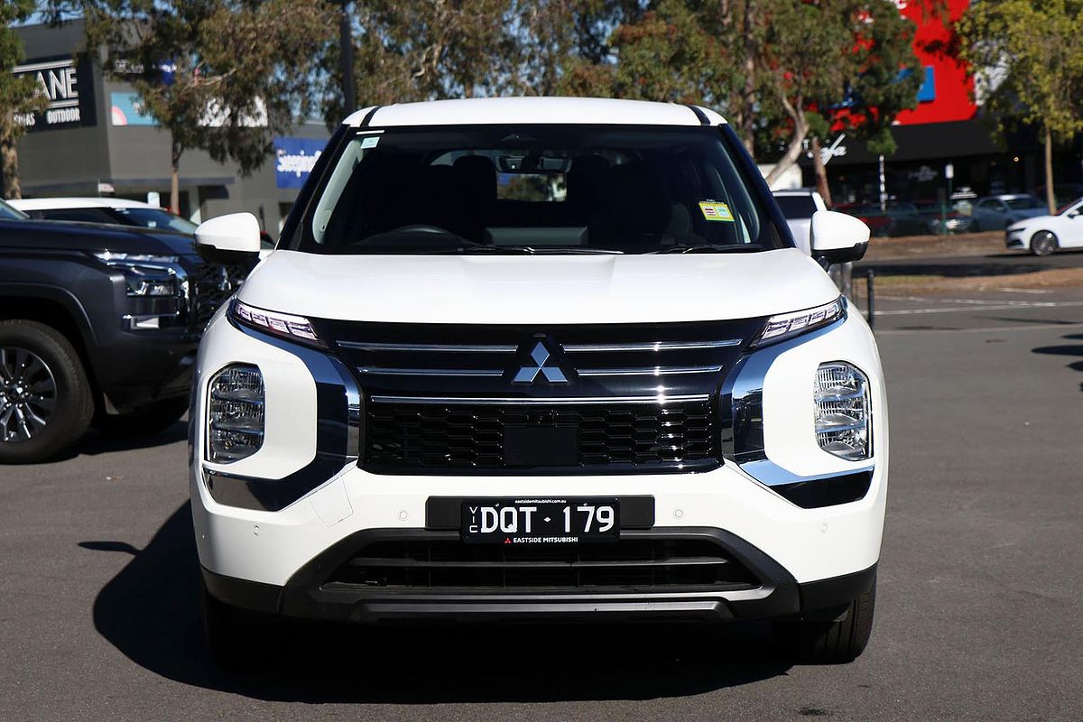 2025 Mitsubishi Outlander ES ZM
