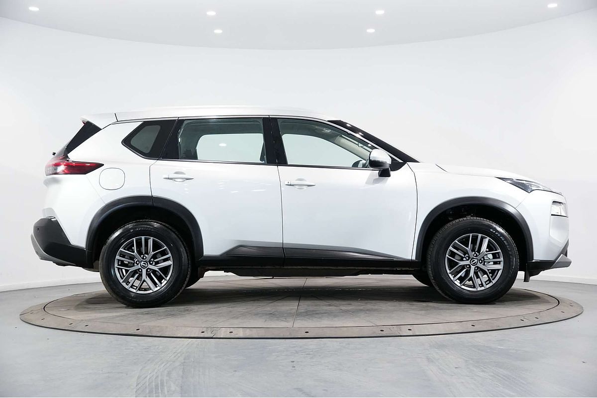 2024 Nissan X-TRAIL ST T33