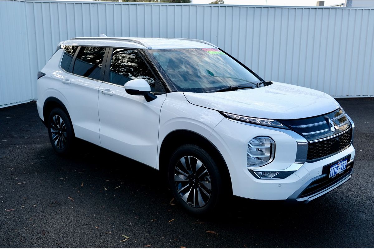 2025 Mitsubishi Outlander LS ZM