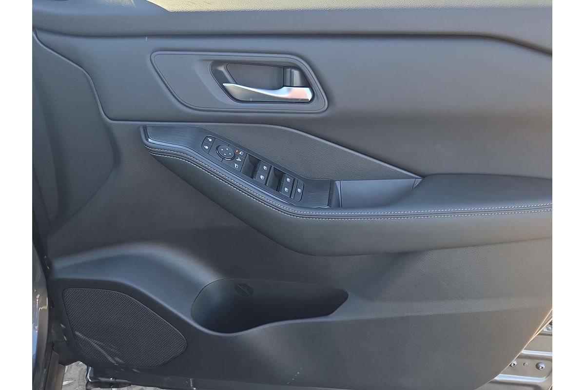 2026 Nissan X-TRAIL ST T33 image 12