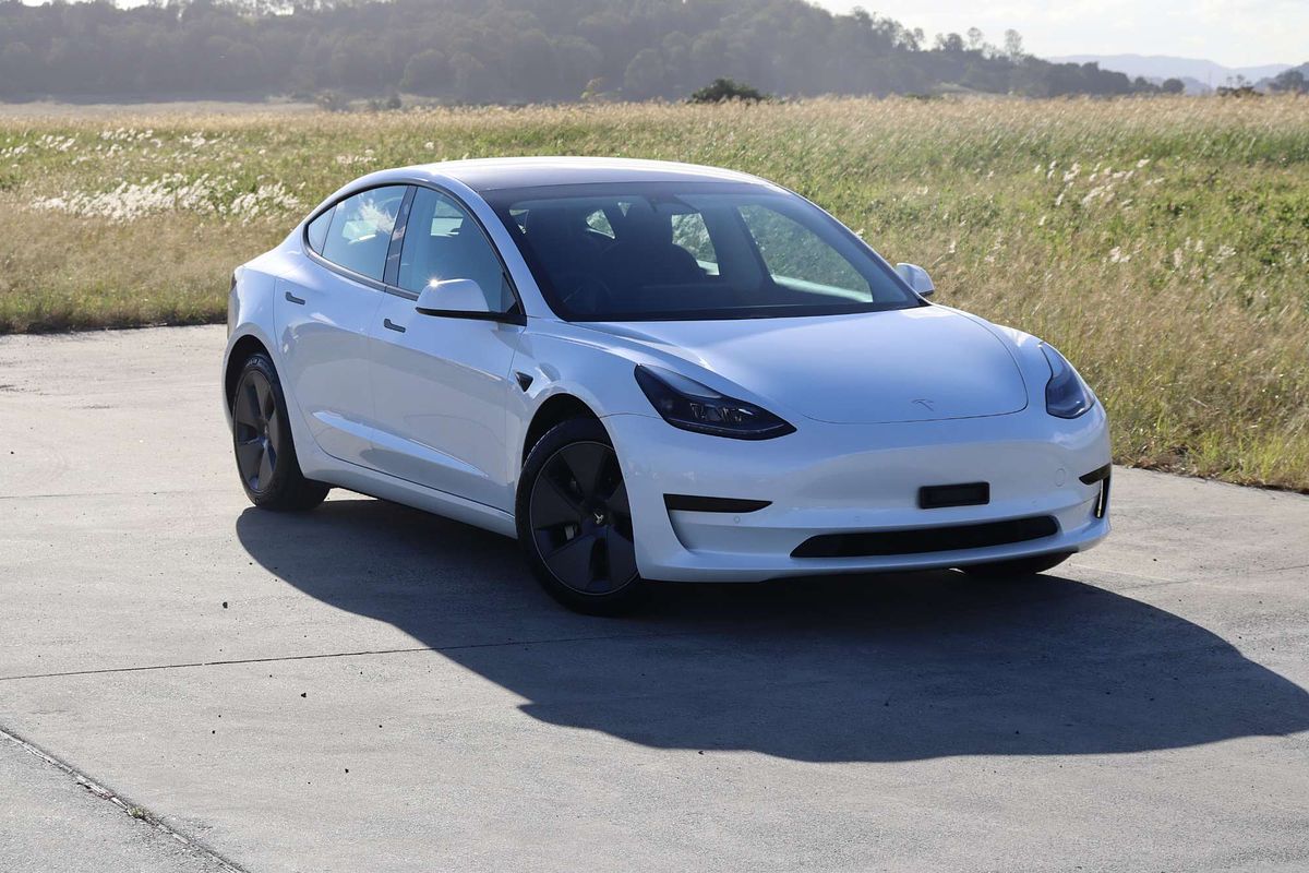 2022 Tesla Model 3 Rear-Wheel Drive