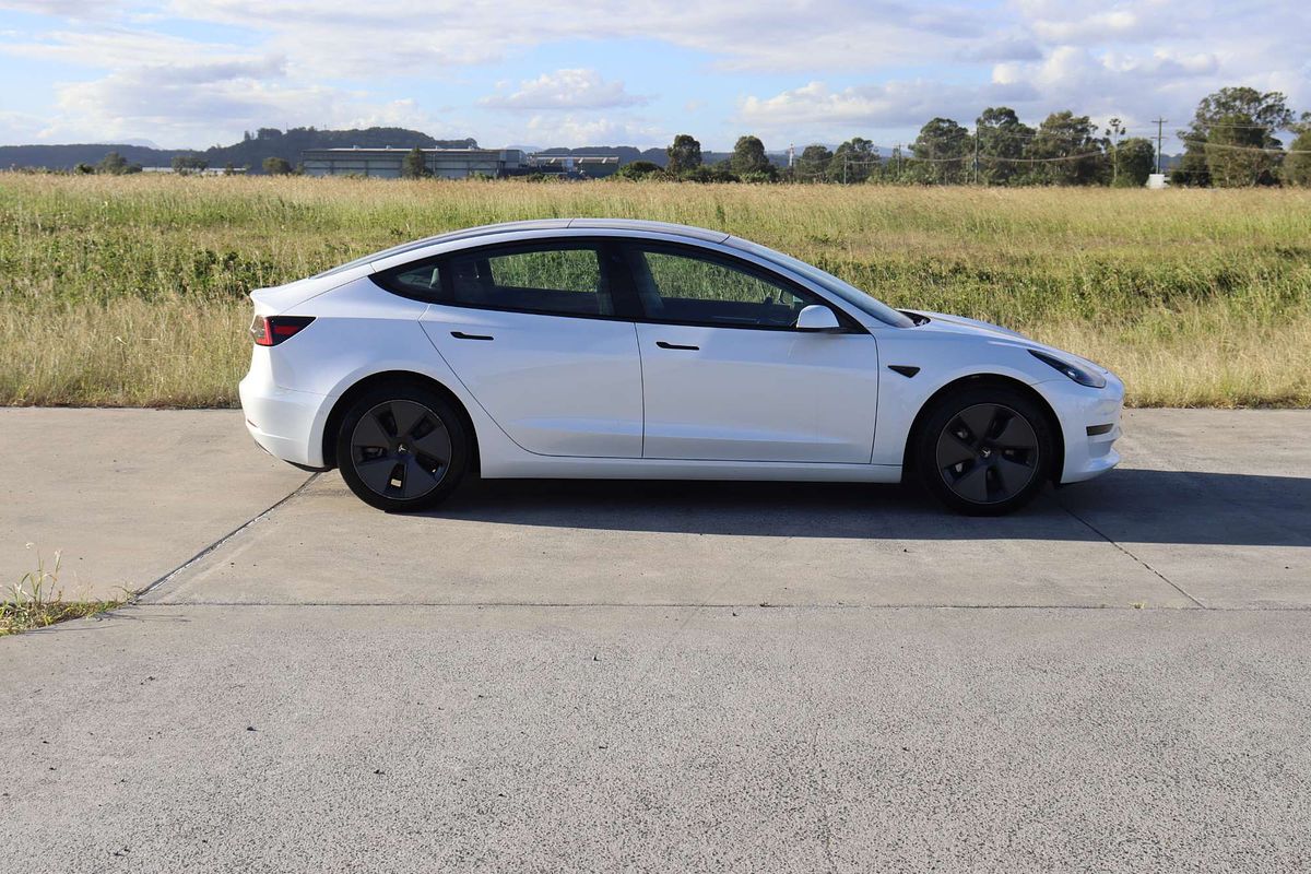 2022 Tesla Model 3 Rear-Wheel Drive