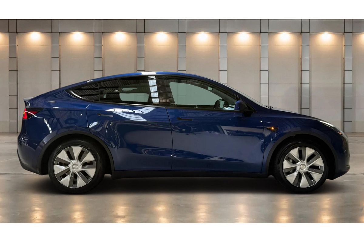 2022 Tesla Model Y Rear-Wheel Drive