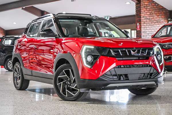2025 Mahindra XUV3XO AX7L