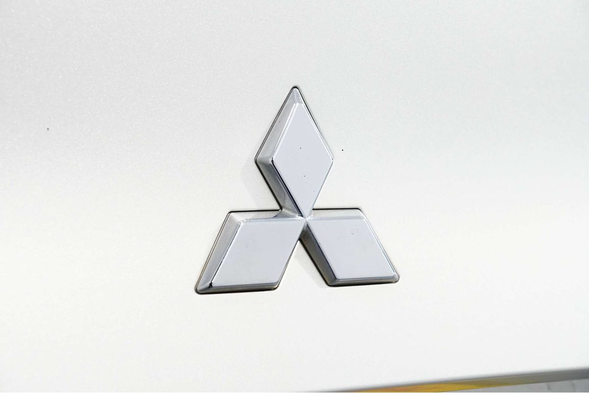 2023 Mitsubishi Outlander ES ZM