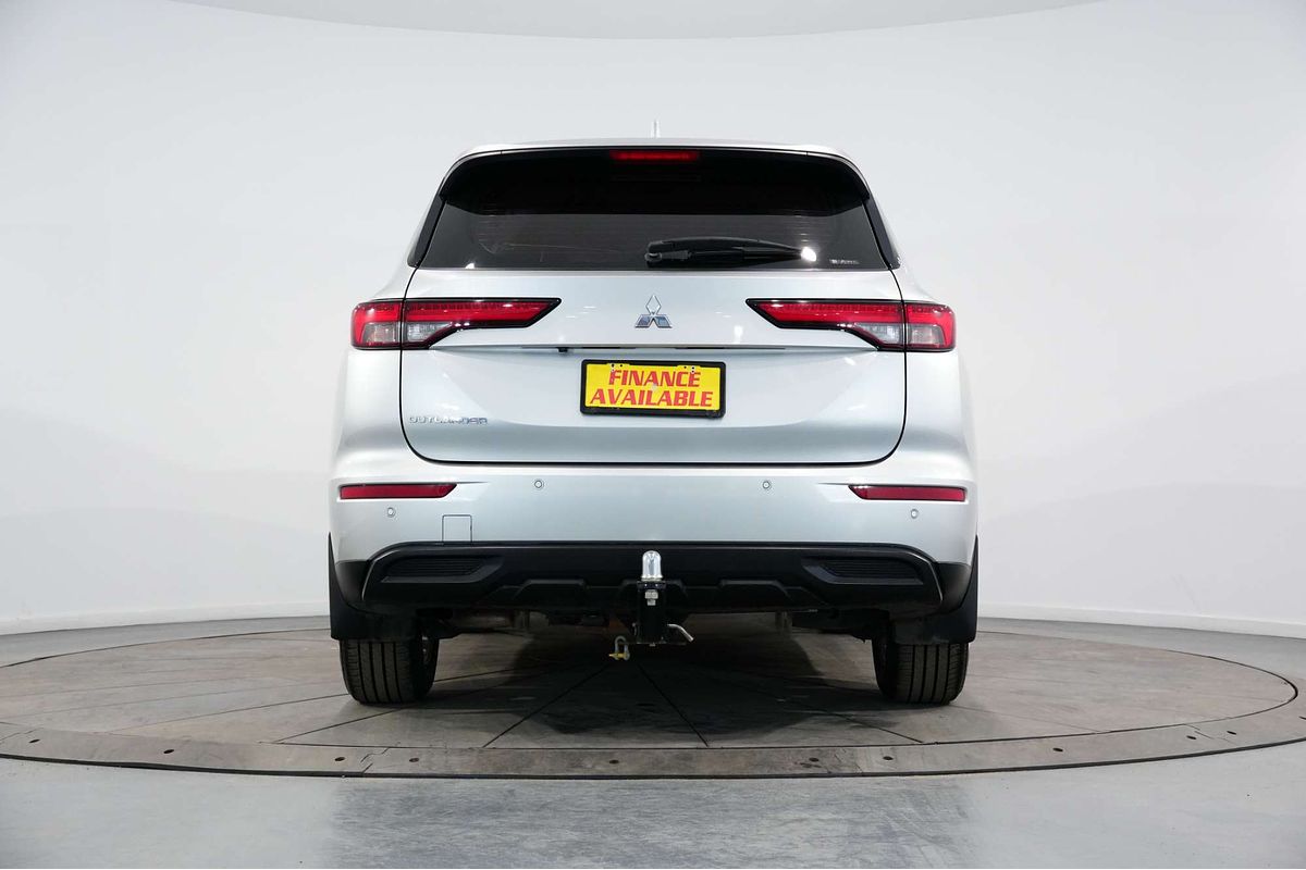 2023 Mitsubishi Outlander ES ZM
