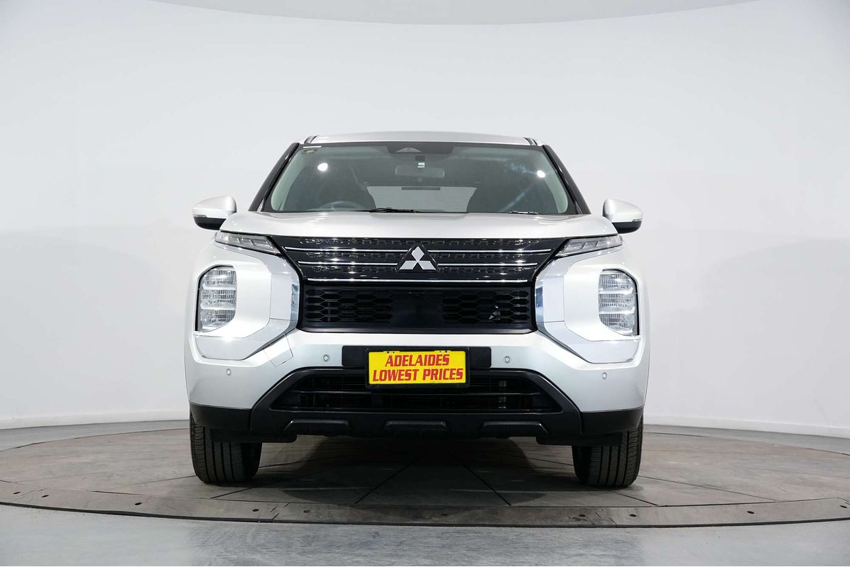 2023 Mitsubishi Outlander ES ZM