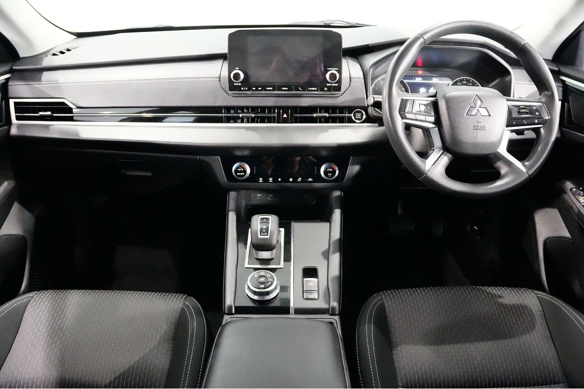 2023 Mitsubishi Outlander ES ZM
