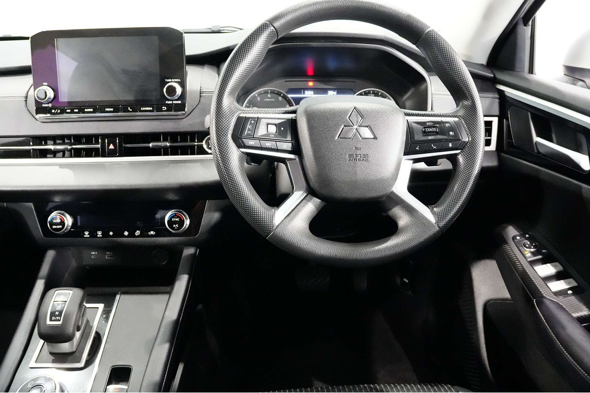 2023 Mitsubishi Outlander ES ZM