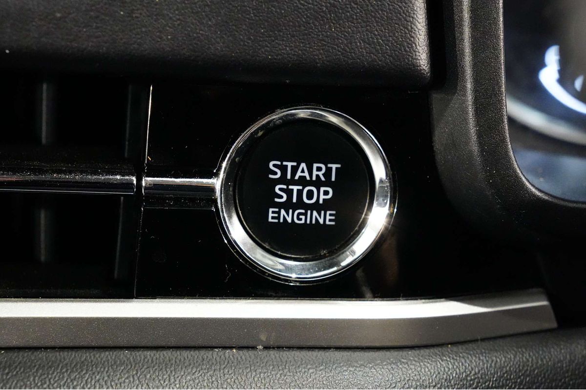 2023 Mitsubishi Outlander ES ZM