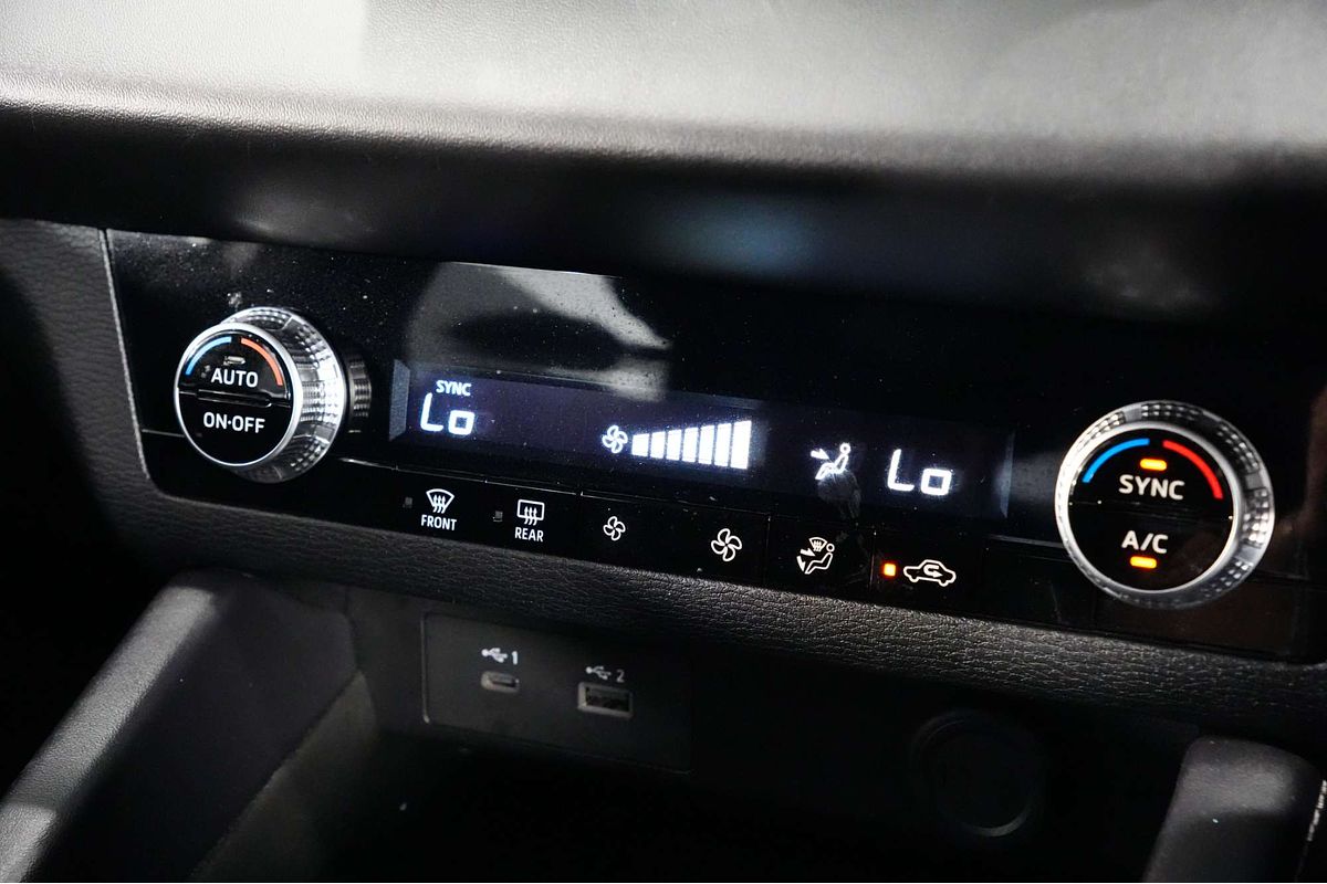 2023 Mitsubishi Outlander ES ZM