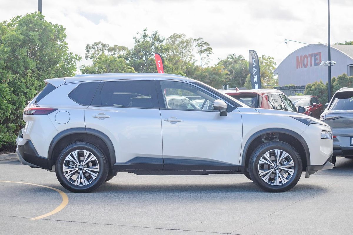 2025 Nissan X-TRAIL ST-L T33