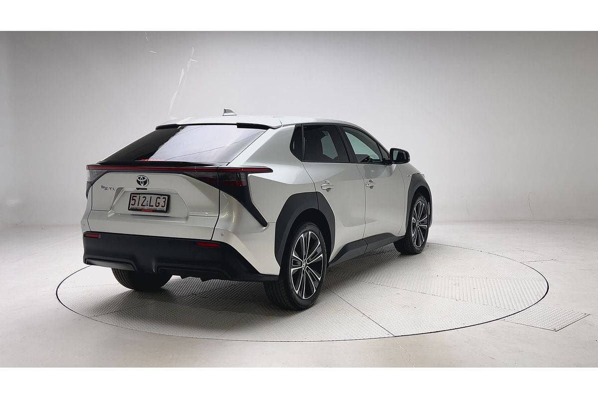 2024 Toyota bZ4X XEAM10R