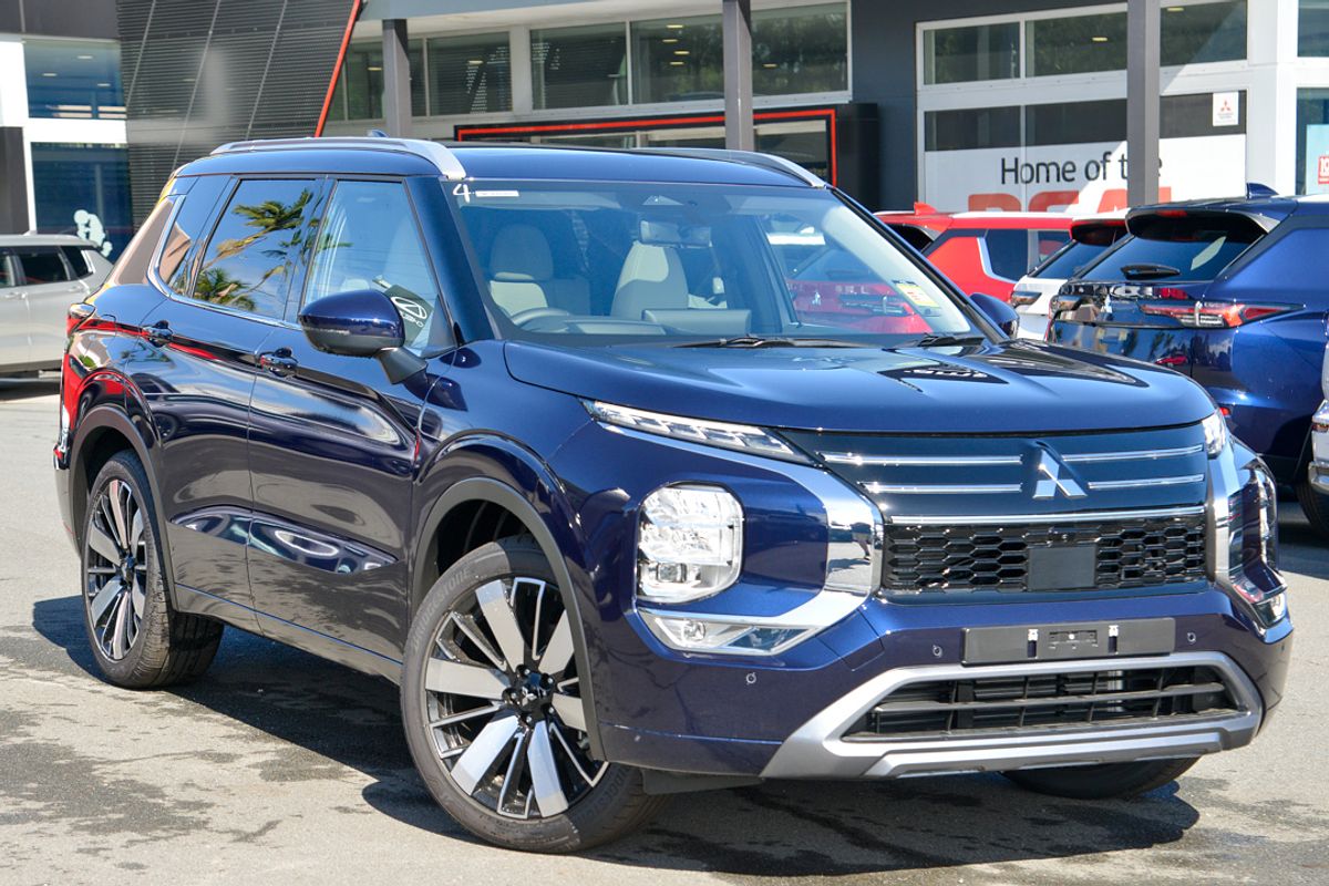 2025 Mitsubishi Outlander Exceed ZM
