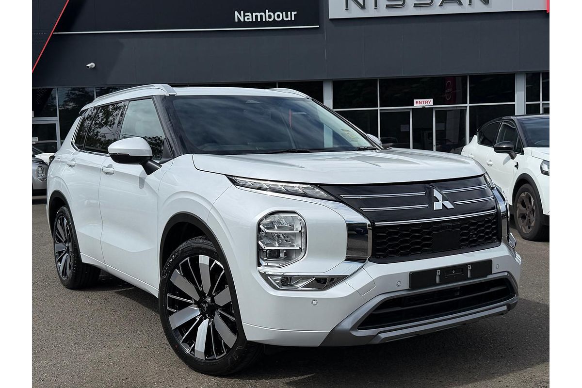 2025 Mitsubishi Outlander Exceed ZM