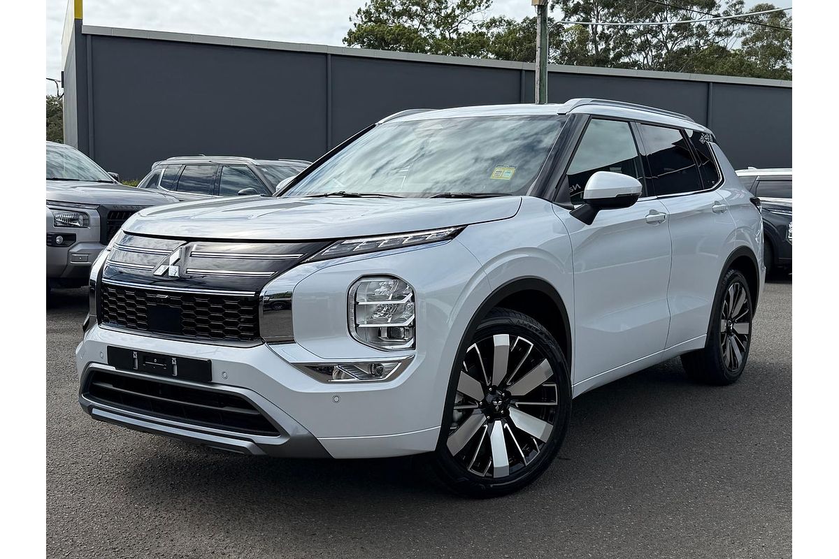 2025 Mitsubishi Outlander Exceed ZM