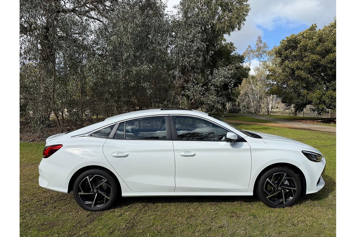 2024 MG MG5 Essence