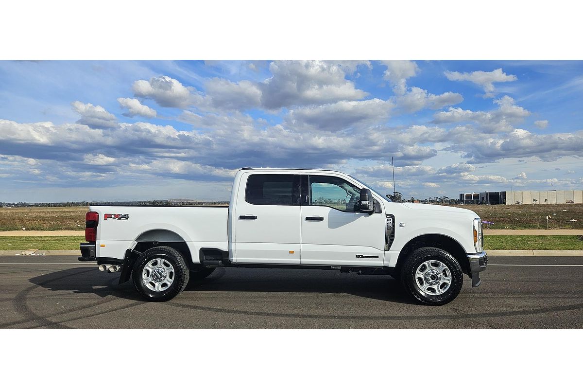 2024 Ford F250 XLT 4X4 image 3