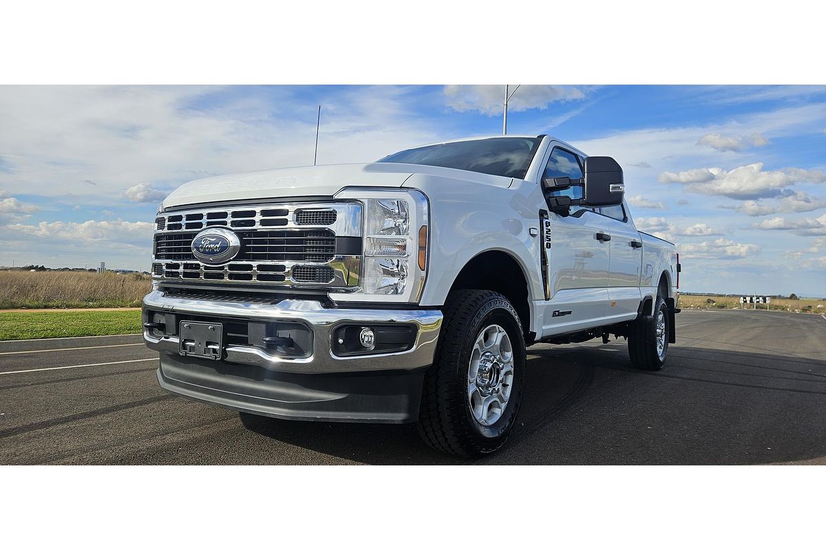 2024 Ford F250 XLT 4X4 image 4