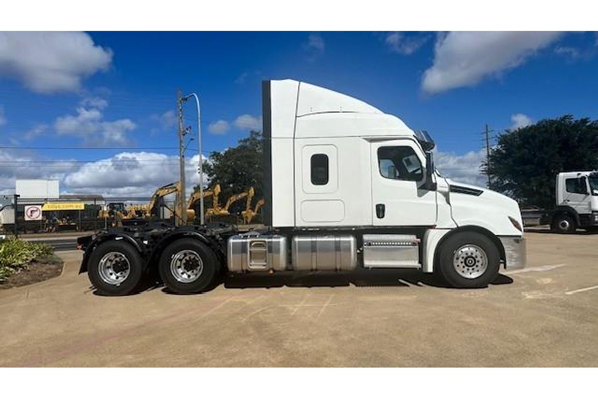 2026 Freightliner Cascadia 126 image 7