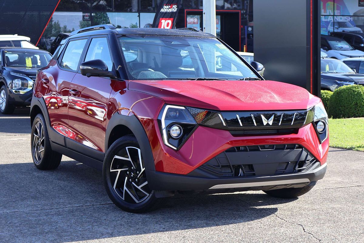 2025 Mahindra XUV3XO AX7L