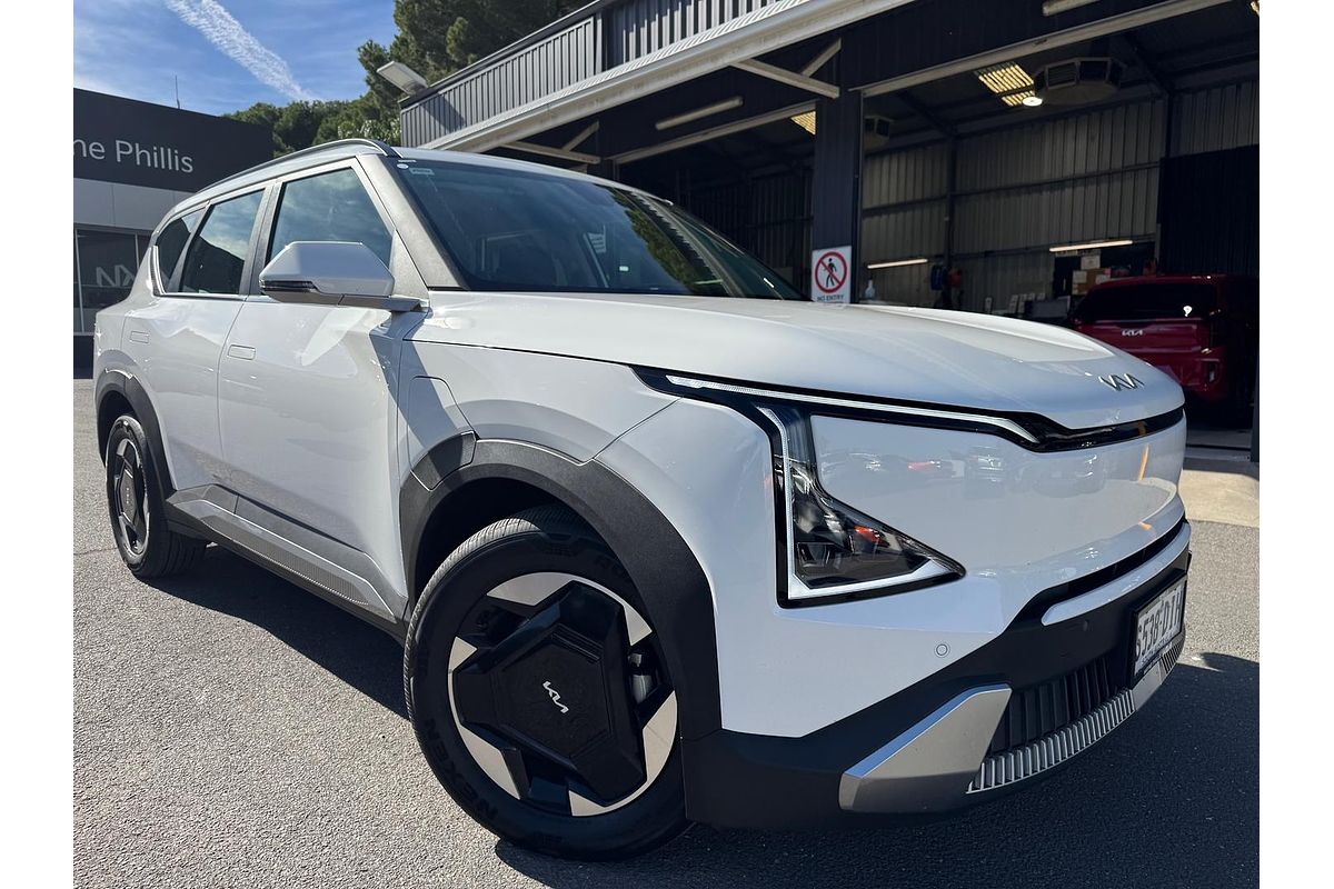 2025 Kia EV5 Air Standard Range OVc