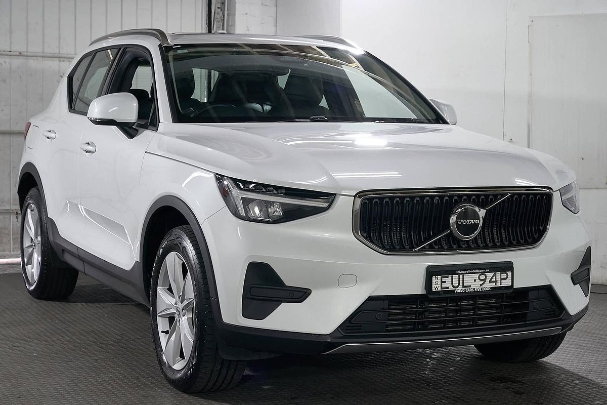 2022 Volvo XC40 Plus B4