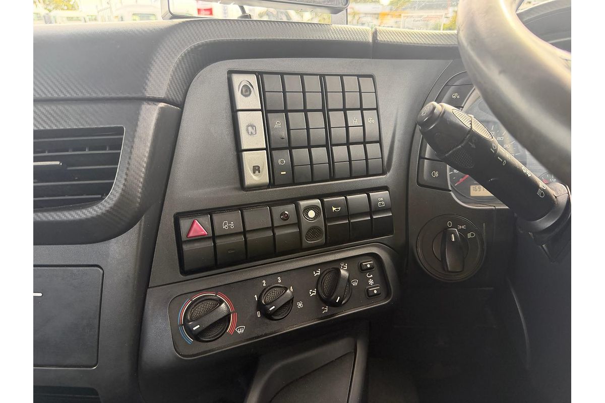 2014 IVECO Stralis 450 image 24
