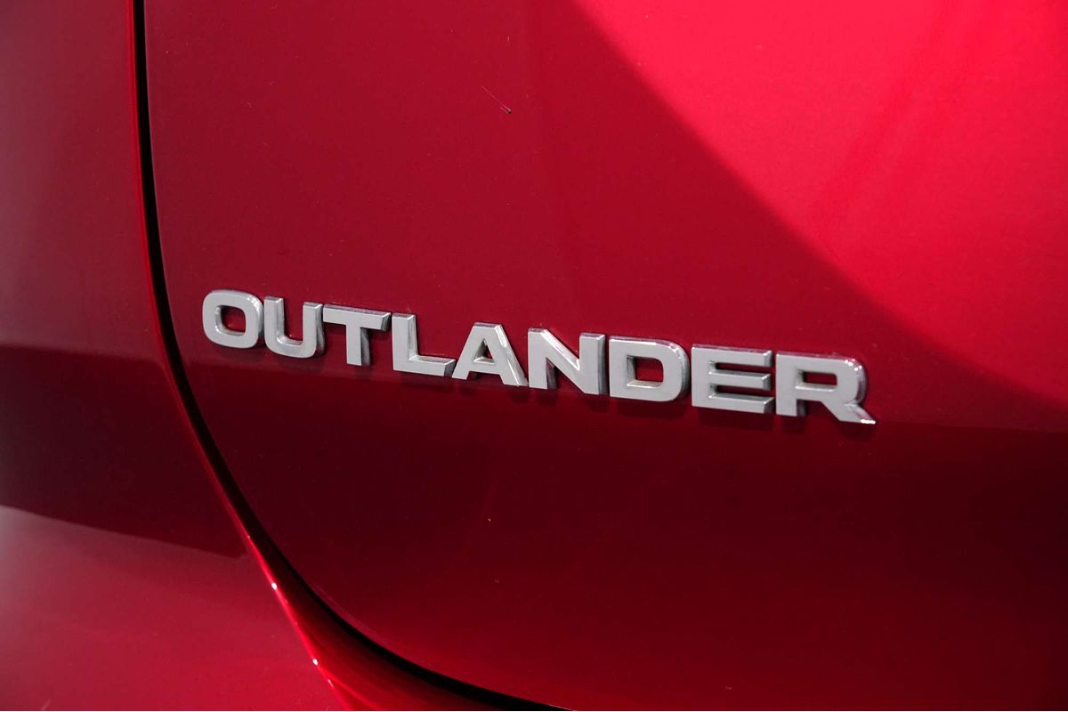 2021 Mitsubishi Outlander ES ZM