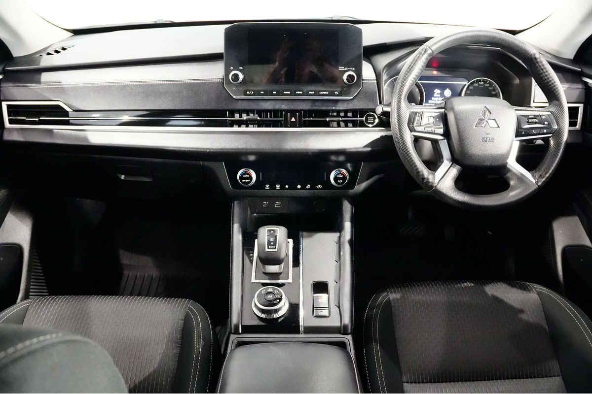 2021 Mitsubishi Outlander ES ZM