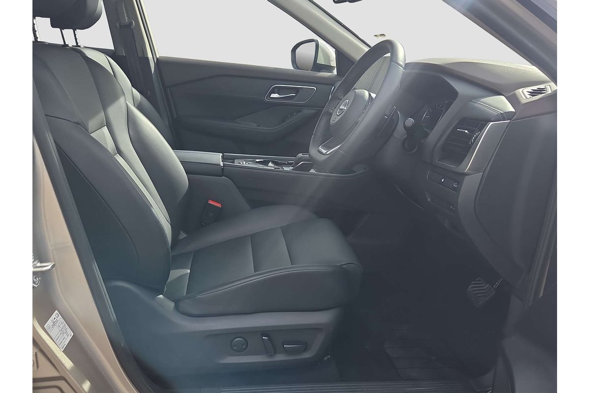 2025 Nissan X-TRAIL ST-L T33 image 8