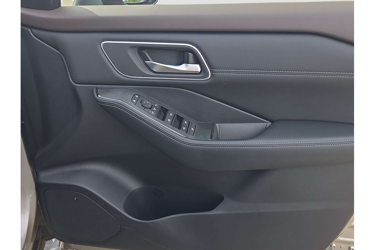 2025 Nissan X-TRAIL ST-L T33 image 13