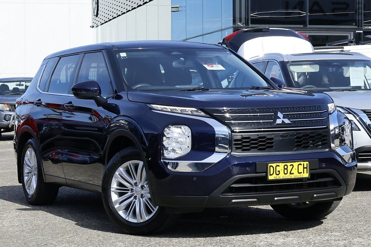 2022 Mitsubishi Outlander ES ZM