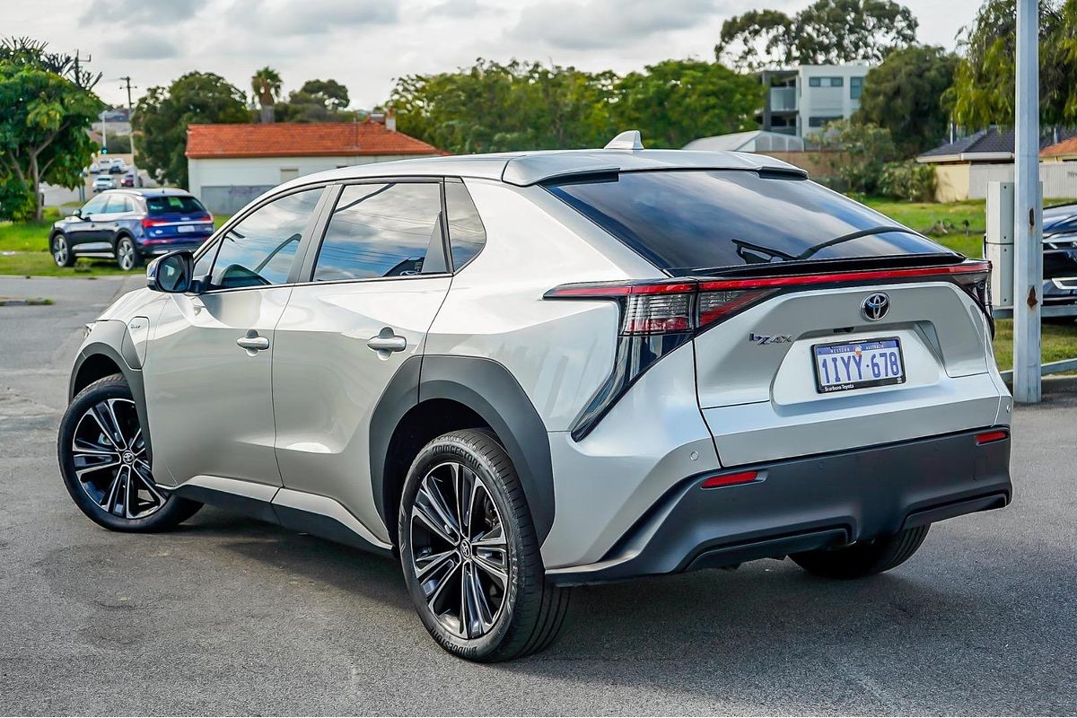 2024 Toyota bZ4X XEAM10R