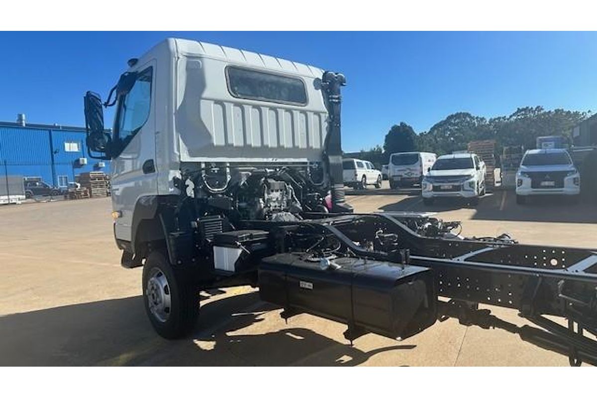 2026 Fuso Canter 4x4 image 5