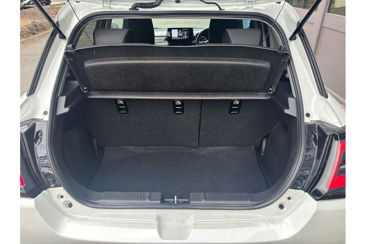 2025 Suzuki Swift Hybrid GLX UZ