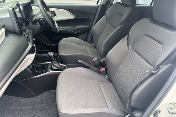 2025 Suzuki Swift Hybrid GLX UZ