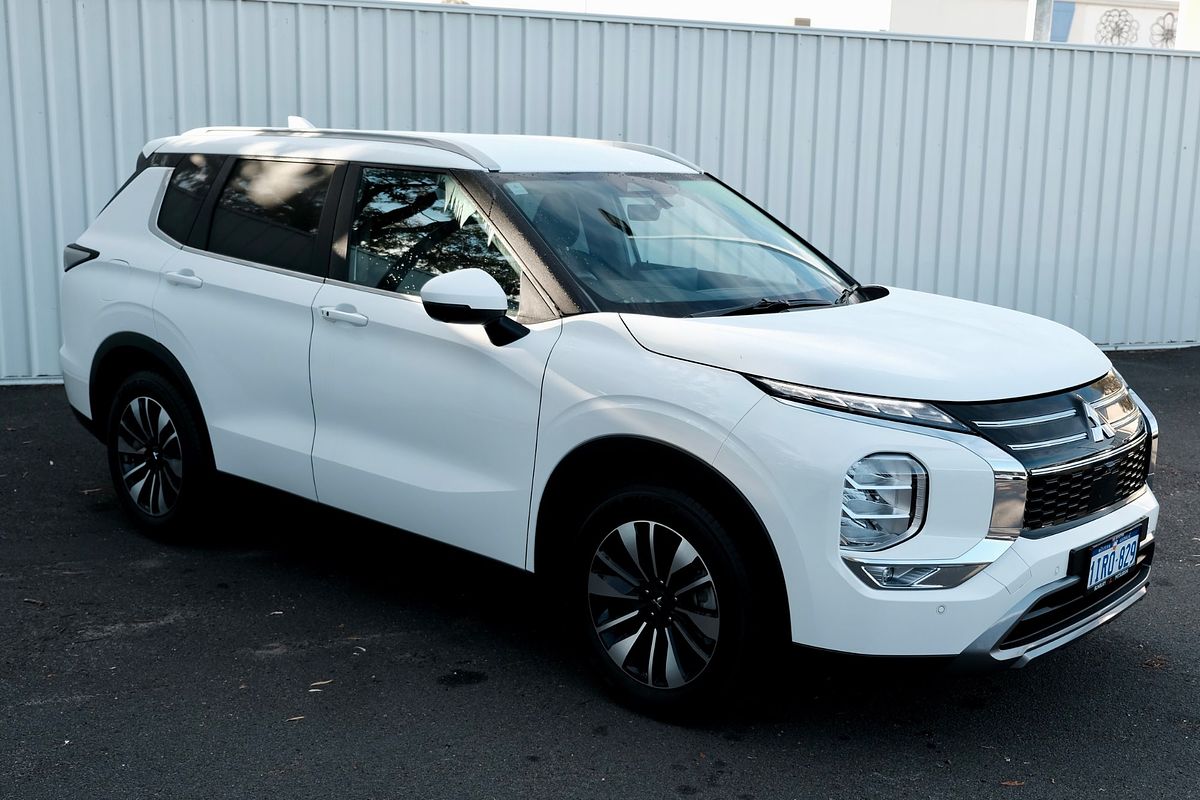 2025 Mitsubishi Outlander LS ZM
