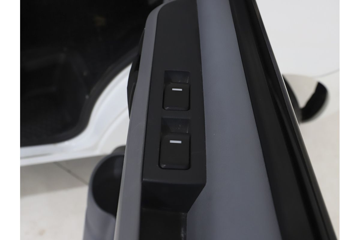 2024 LDV V80 SWB Low Roof image 14
