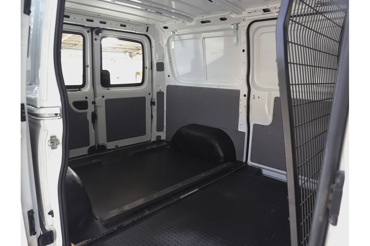 2024 LDV V80 SWB Low Roof image 18