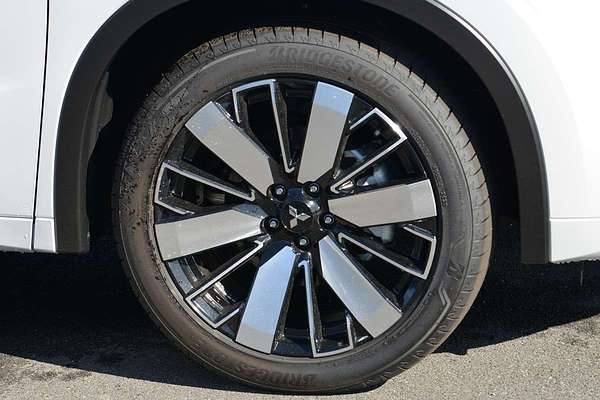 2025 Mitsubishi Outlander Exceed ZM thumb-16