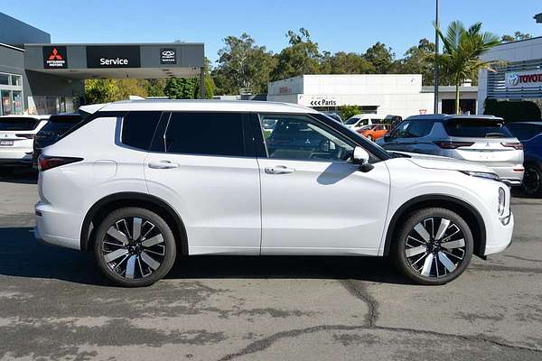 2025 Mitsubishi Outlander Exceed ZM thumb-2