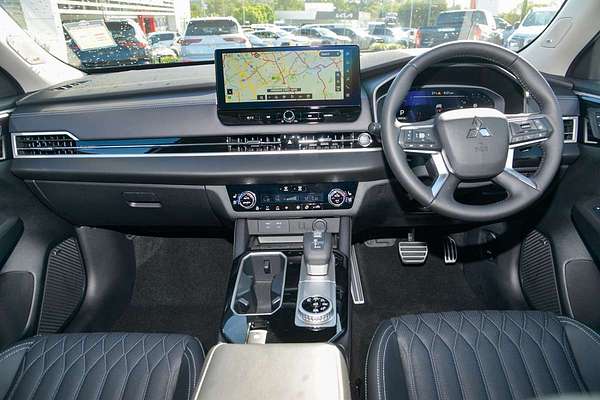 2025 Mitsubishi Outlander Exceed ZM thumb-12