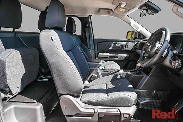 2026 Mitsubishi Triton GLX+ MV 4X4 thumb-2